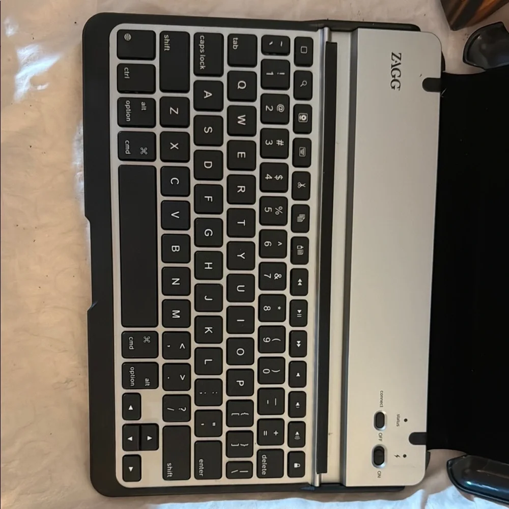 Black Tablet Keyboard Case for iPad